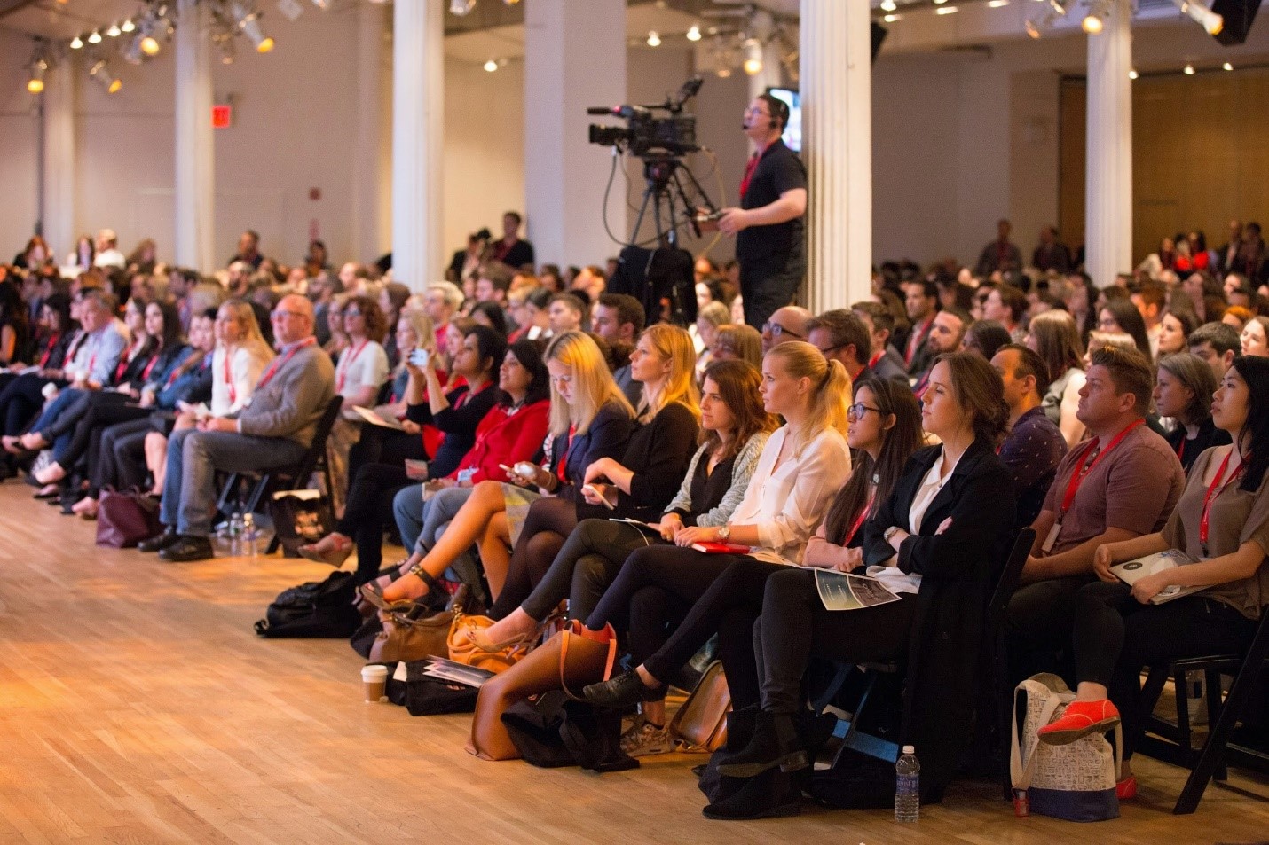 Coachella stage. Печа куча формат. Офис креативного агентства. Печа куча. Miracle company.